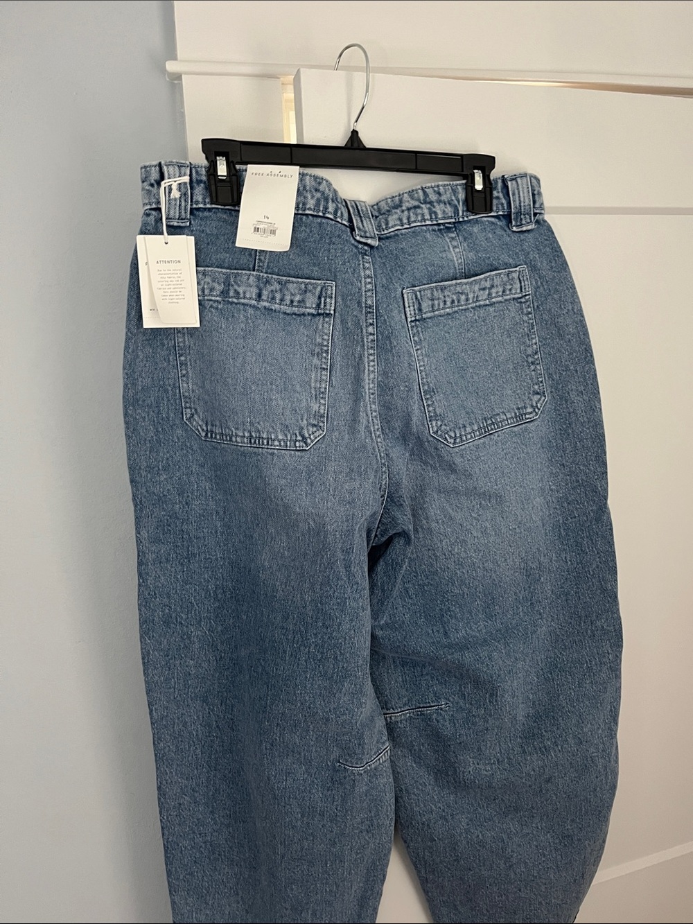 Relaxed Boyfriend BarrJeans in Medium Blue – Unbranded